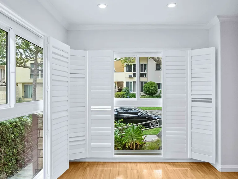 332 S Rexford Dr #1 — Photo 6