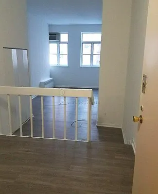 Rented by Bouklis Group | media 9