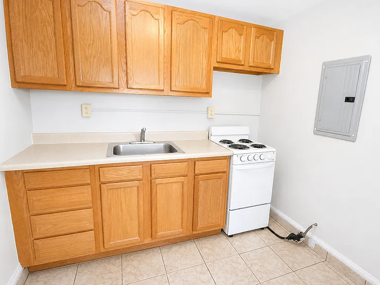 Corner Hardwood Unit