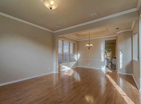 3rd image of 3223 Essex Dr