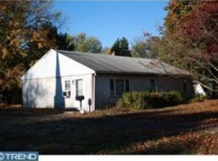 519 W County Line Rd, Hatboro, PA 19040