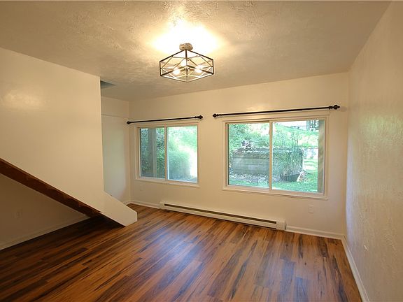 4th image of 2610 Oakhill Dr
