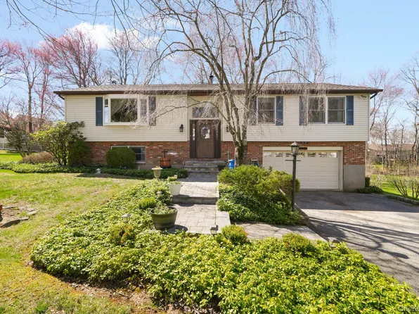 68 Meadow Sweet Road, Cortlandt Manor, NY 10567