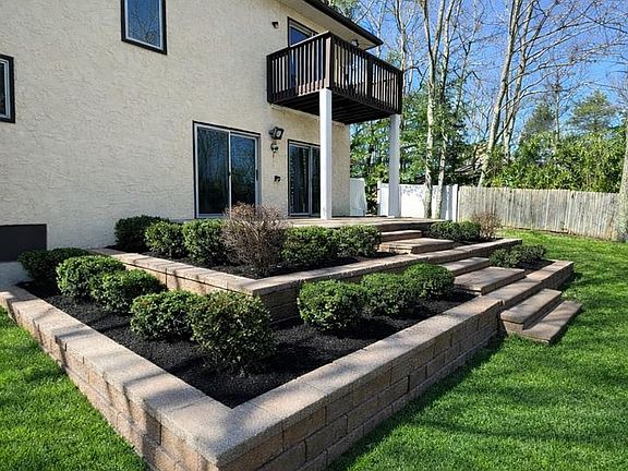 4th image of 64 Chippenham Dr