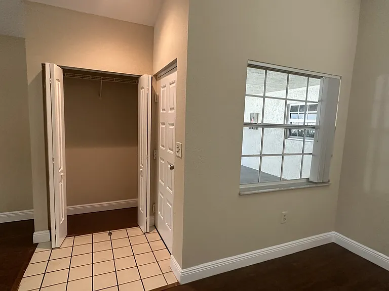 2850 N Oakland Forest Dr #208 — Photo 8