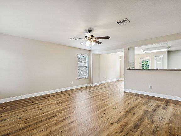 3rd image of 5946 Harbor Glen Dr