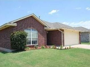 337 SW 39th St, Moore, OK 73160