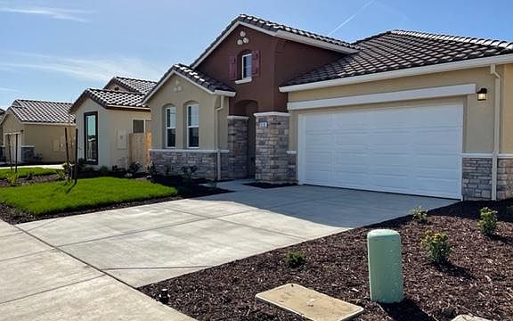 2nd image of 319 Amabile Dr