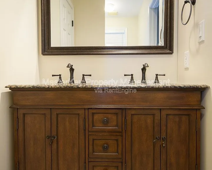 208 Pointe Crest Ct — Photo 14