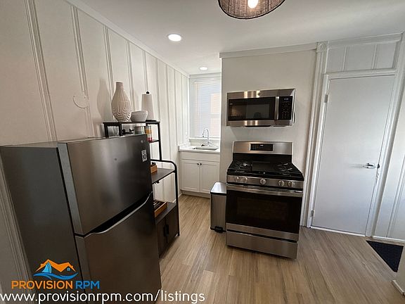 4th image of 97 Cathedral St APT 3