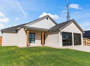 404 SW 2nd St, Seminole, TX 79360