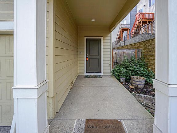 3rd image of 1323 NE 72nd Way