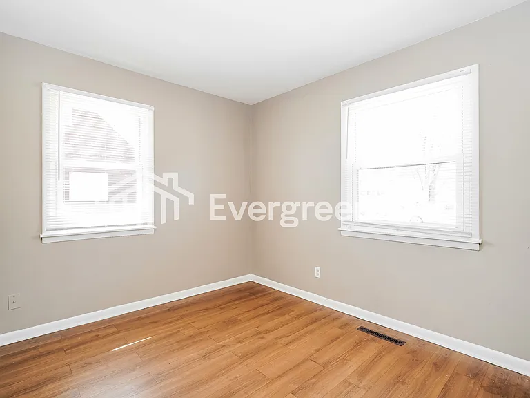 1634 Huxley Dr — Photo 8