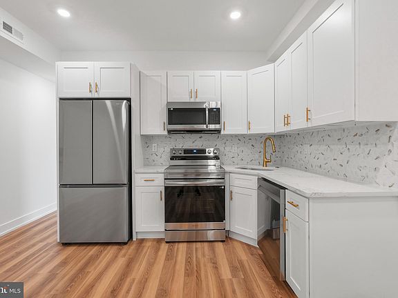3rd image of 2325 Germantown Ave #2