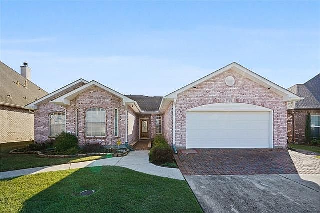1st image of 213 Bayou Gentilly Ln