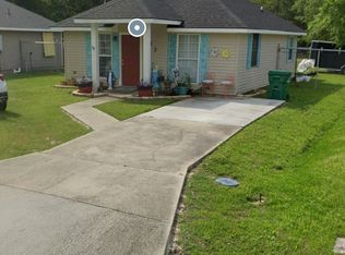 933 Shipp St, Waveland, MS 39576
