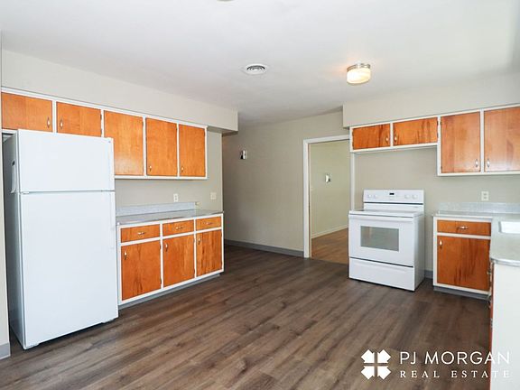 4th image of 1004 N 49th Ave APT 2
