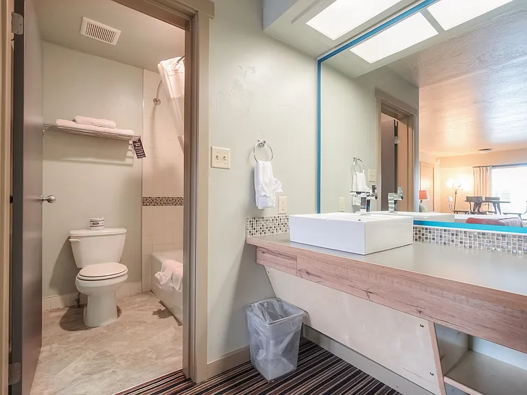 952 Blue Lakes Blvd N #212 — Photo 7