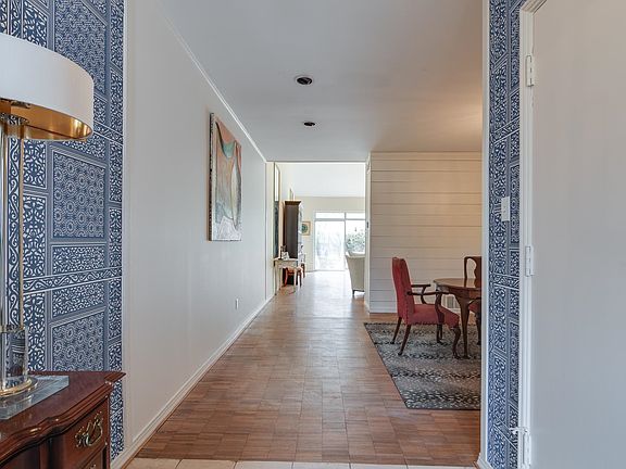5th image of 241 Baronne Pl