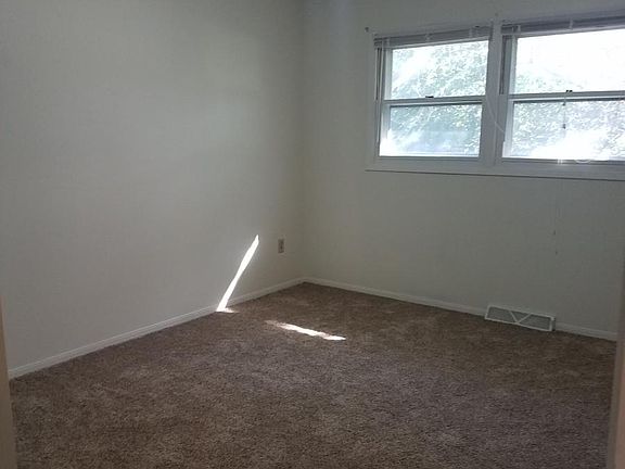 Bed 1 new carpets 2019