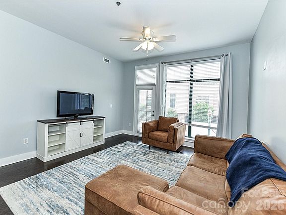 5th image of 115 E Park Ave Unit 305