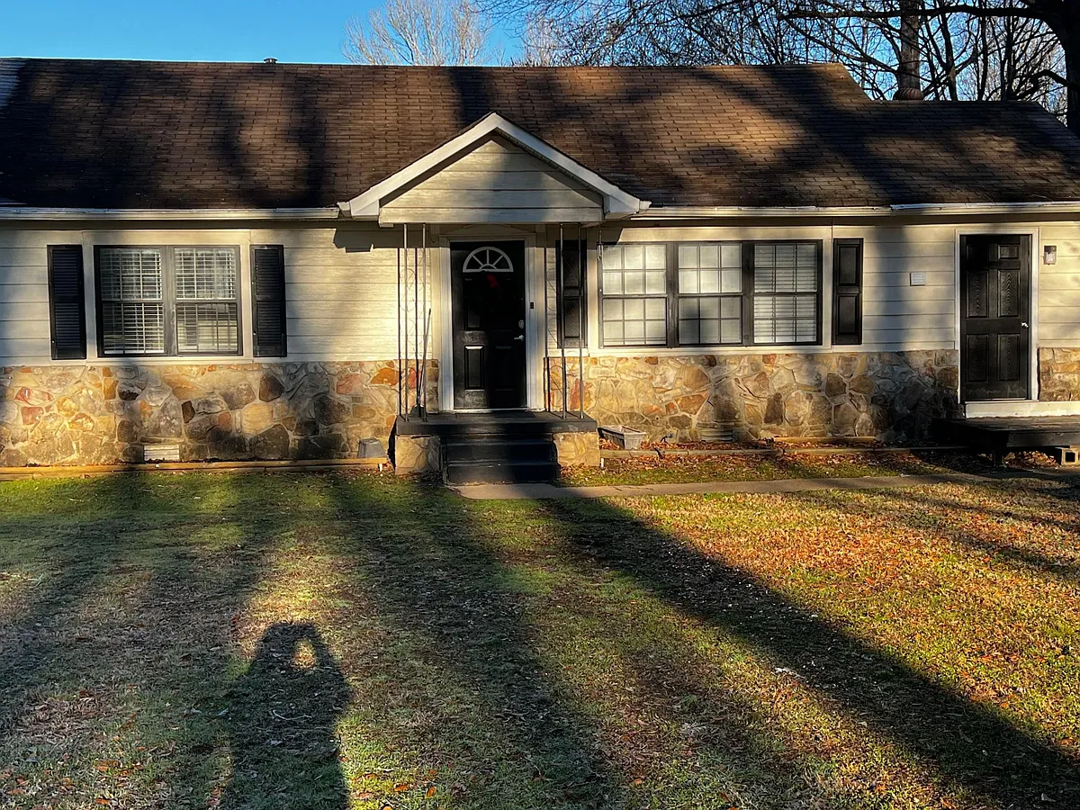 Building Photo - 2415 Hamill Rd