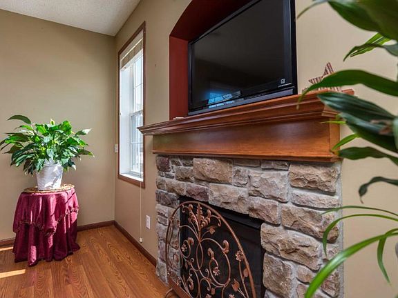 3rd image of 3760 Hazel Trl Unit A