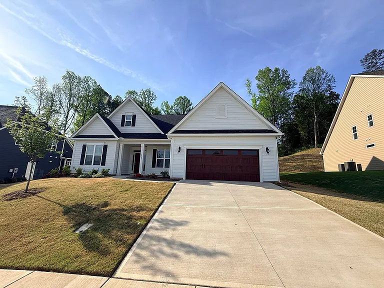 2567 Cornelius Pl NW — Photo 1