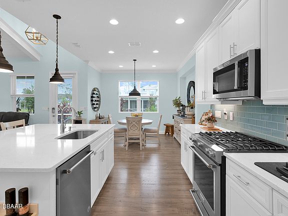 5th image of 378 Landshark Blvd