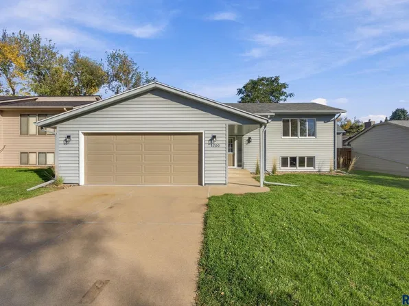 4700 E Fernwood Dr, Sioux Falls, SD 57110