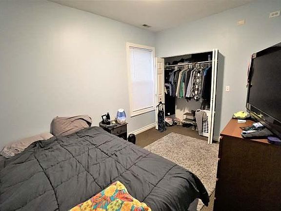 3rd image of 3057 N Clybourn Ave #1G