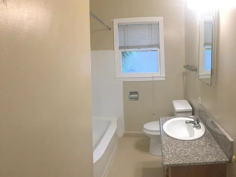 2711 E St #6 — Photo 6