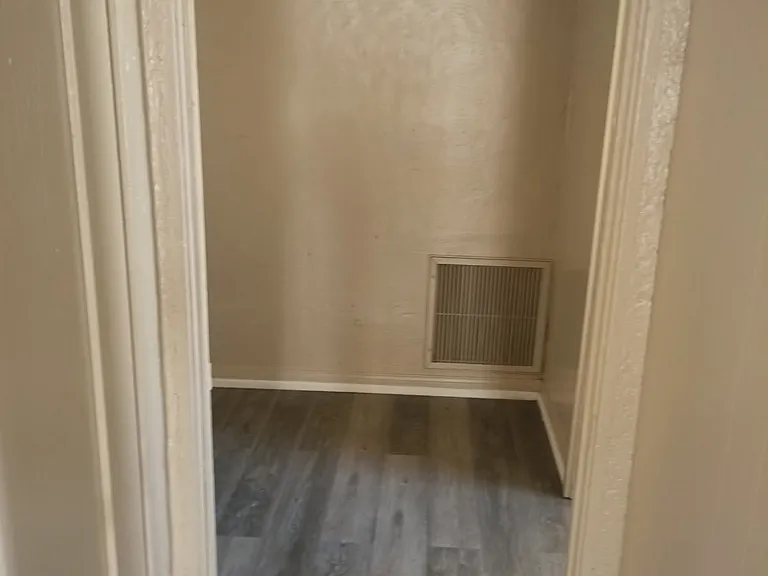 2544 W 4th Pl — Photo 9
