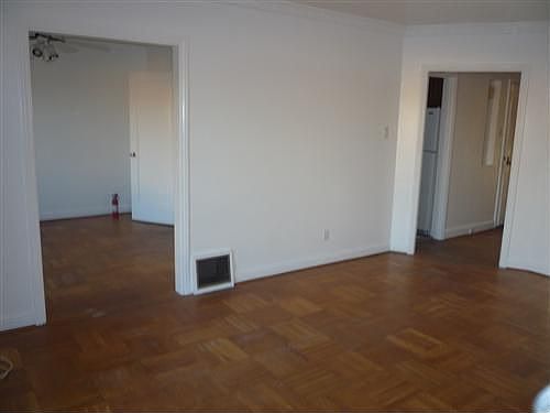 3rd image of 527 Ramsell St