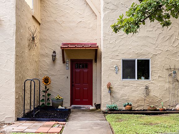 2nd image of 521-B SAND BEND DR #B