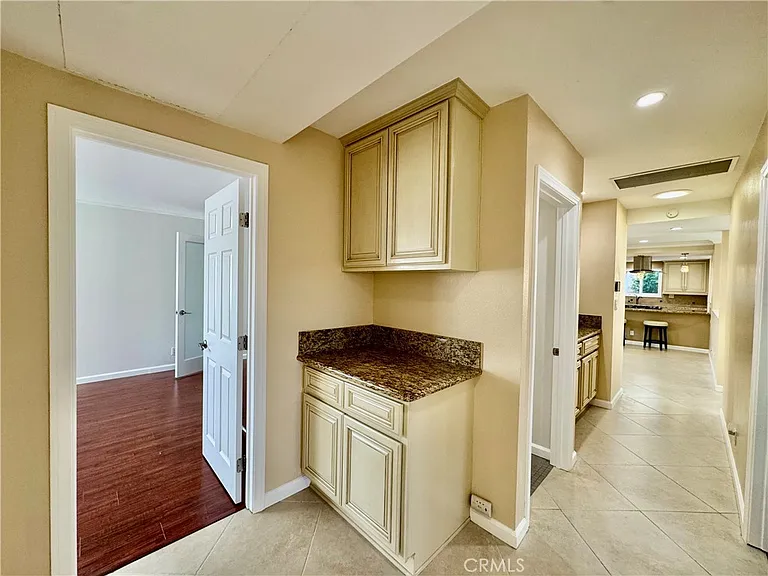 18572 Avolinda Dr — Photo 28