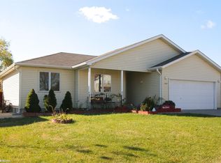 2401 SW Paul Whitehead Ln, Lincoln, NE 68522