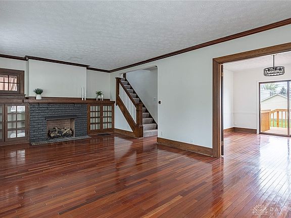 4th image of 9 Wiltshire Blvd