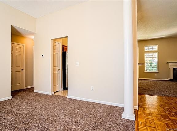 2nd image of 2400 Saguaro Ln