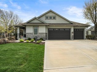 6102 Double Eagle Ct, Kansas City, MO 64152