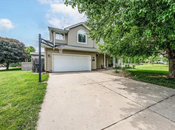 410 Maple Dr, Treynor, IA 51575