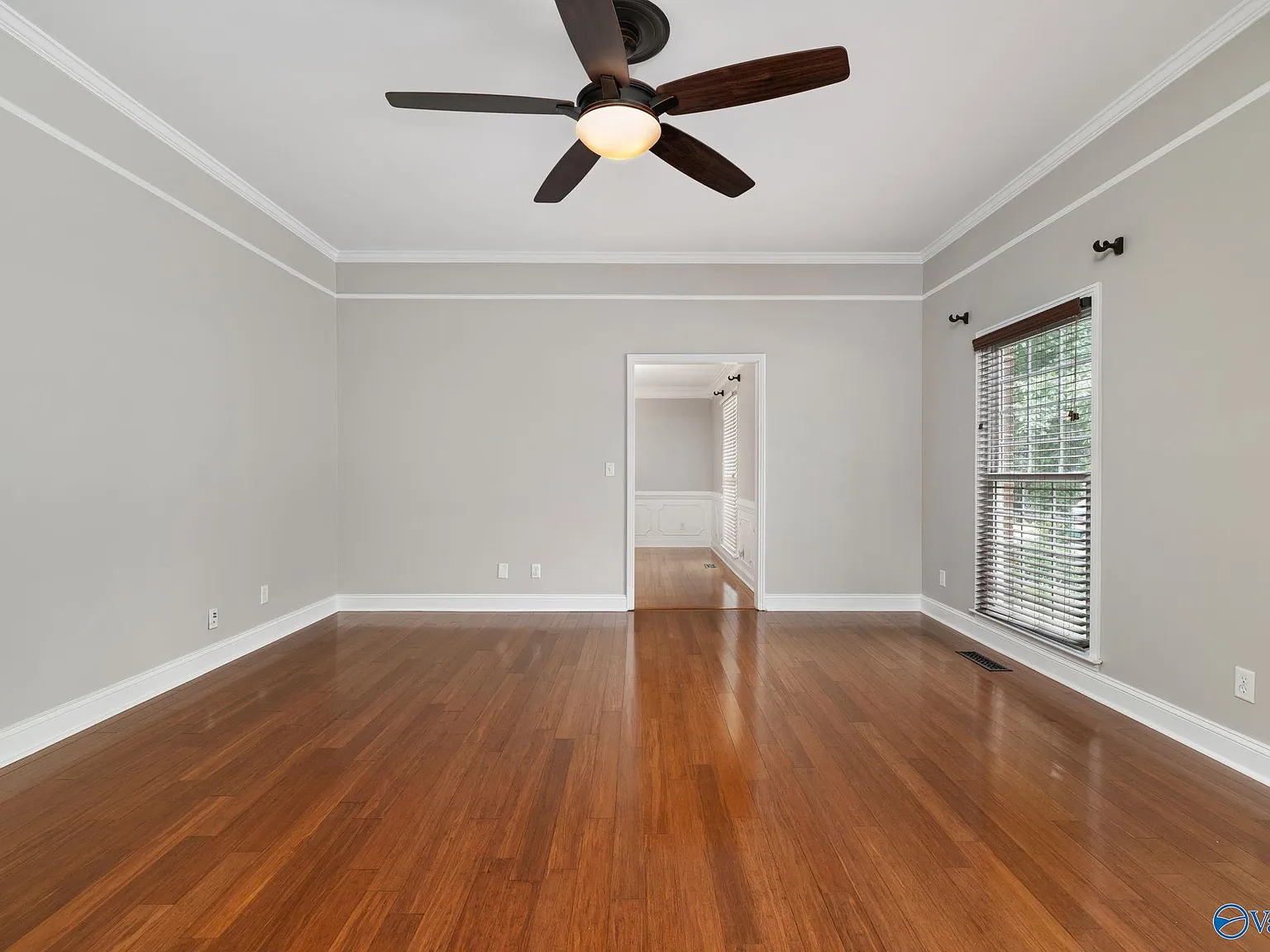 5 bed, 3.5 bath, 4131 sqft, $3,750 — Photo 4