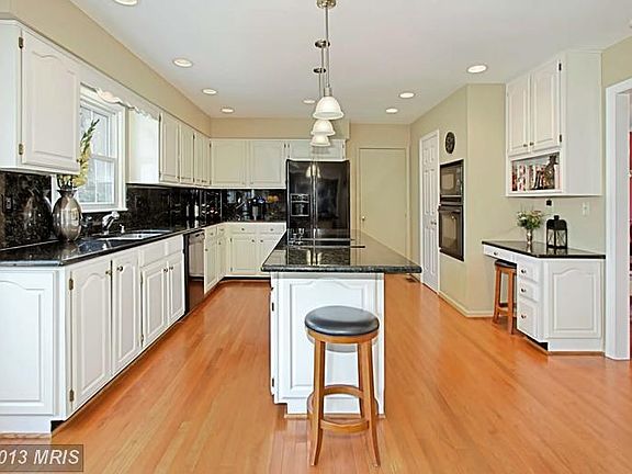 4th image of 3805 Ruben Simpson Ct