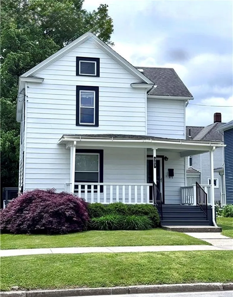 3 bed, 1.5 bath, 1754 sqft, $2,000 — Photo 1