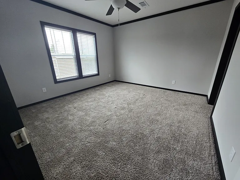 1601 E Slaughter Ln — Photo 24