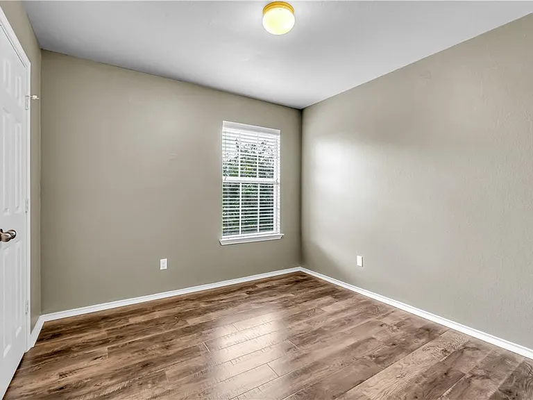 504 Hoot Owl Ln S — Photo 23