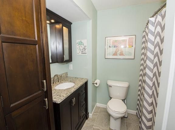 5th image of 18296 Brewster Dr