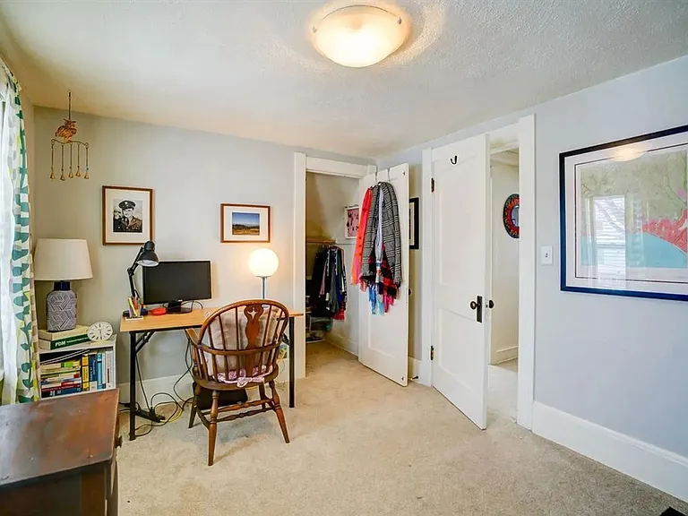 2514 E Johnson St — Photo 17