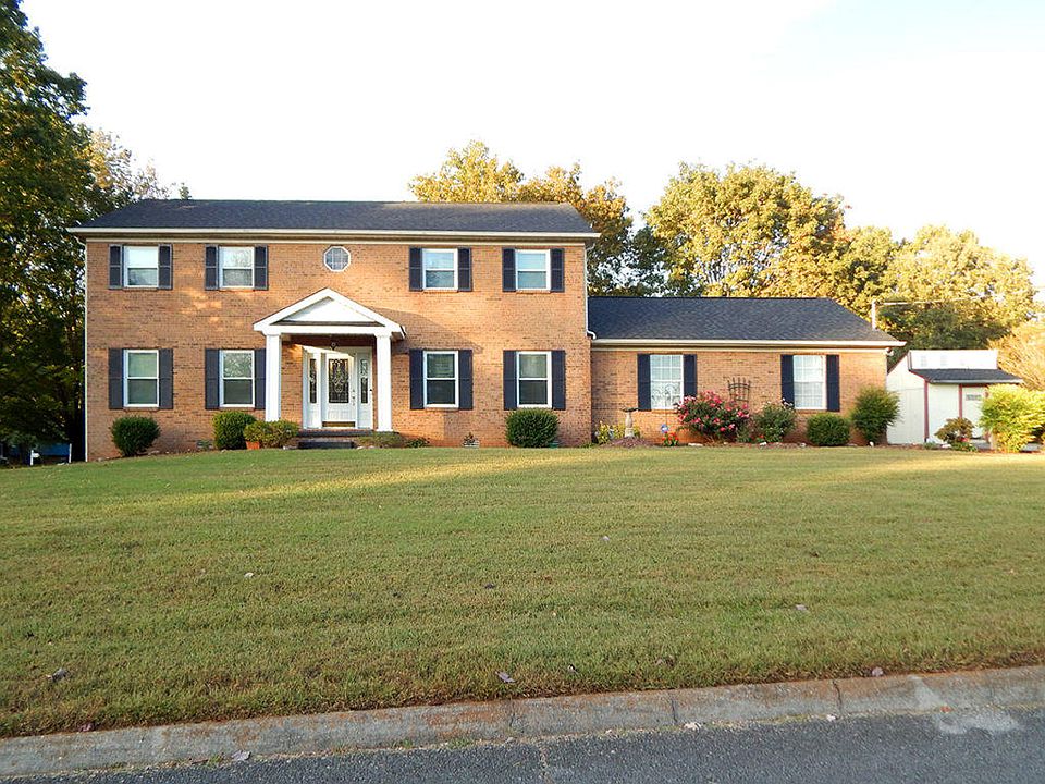 2nd image of 716 Sunnydale Rd