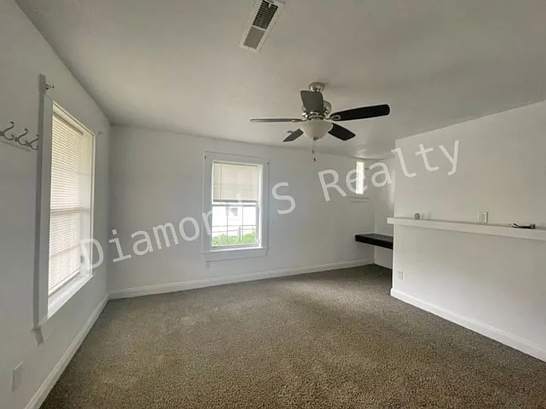 930 W Harrison St — Photo 2